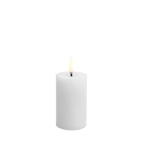 Uyuni Echtwachs-LED-Stumpenkerze mit Wachsspiegel Nordic White Smooth 7,5 cm