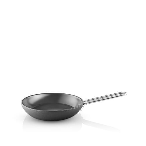 Eva Solo Professionelle Bratpfanne mit Laser-Titanium-Antihaftbeschichtung 24 cm